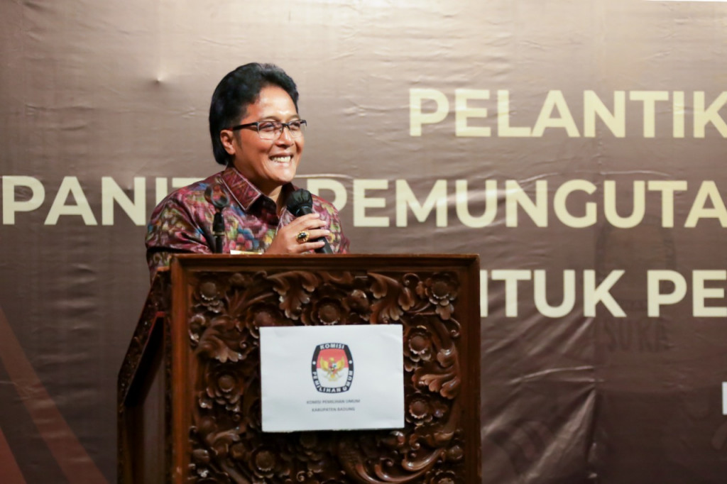 Bupati Giri Prasta Hadiri Acara Pelantikan PPS Pemilu Tahun 2024